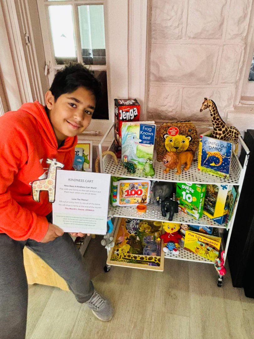 Zohaib’s Kindness Cart Comes to SimplyBe in Leesburg